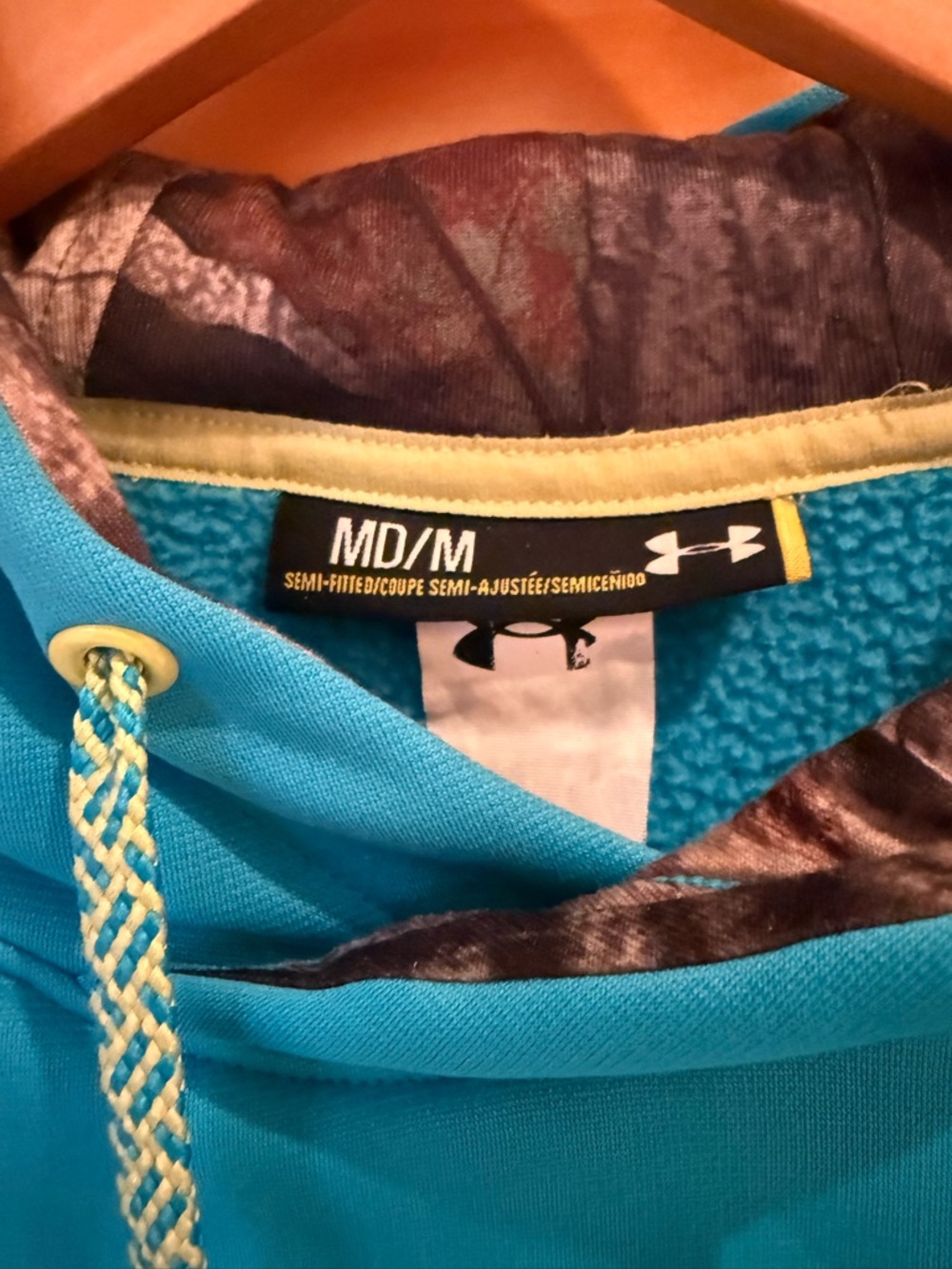 Under Armour/Mossy Oak Hoodie, MD - Picture 2 of 4